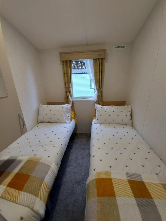Woofles Luxury Caravan At Knaresborough Lido Zewnętrze zdjęcie
